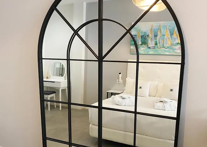 The Old Town Boutique - Adults Recommended Estepona